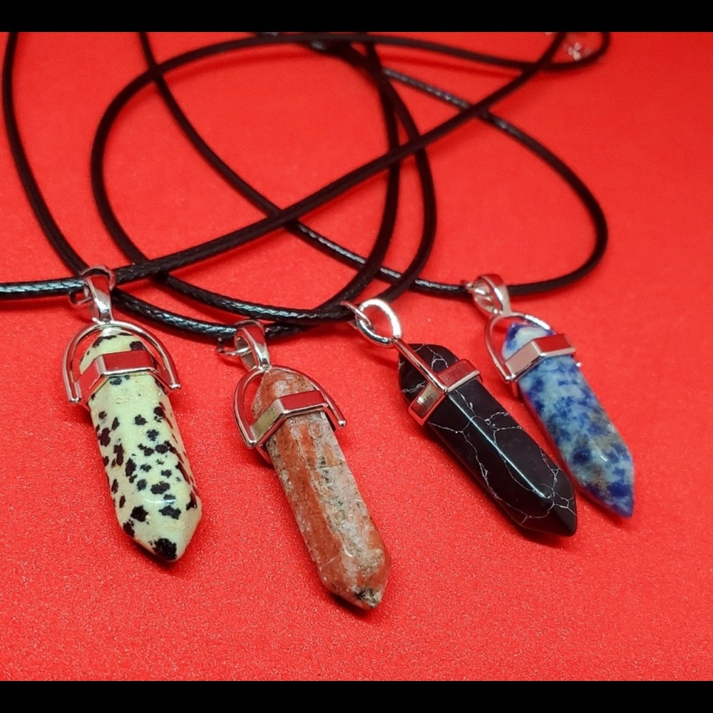Crystal pendant necklace